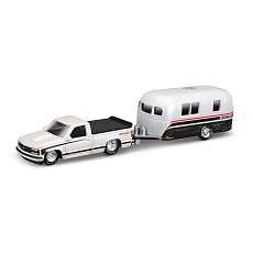 Maisto - Design Tow &amp; Go, 1993 Chevrolet 454 SS Pick-up Camper Trailer, 1:64