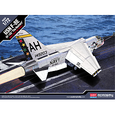 Academy Model Kit letadlo 12521 - USN F-8E VF-162 "The Hunters" (1:72)