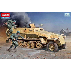 Model Kit military 13540 - German Sd.kfz.251/1 Ausf.C (1:35)